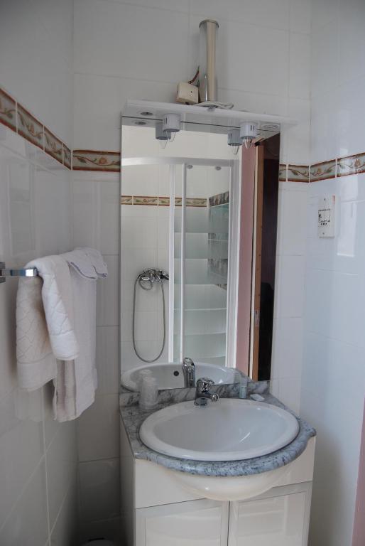 Hotel Azur Nice Oda fotoğraf